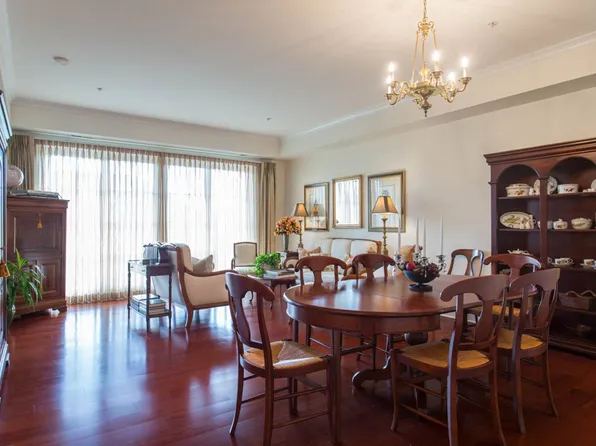 210 10th St NE APT 105, Charlottesville, VA 22902