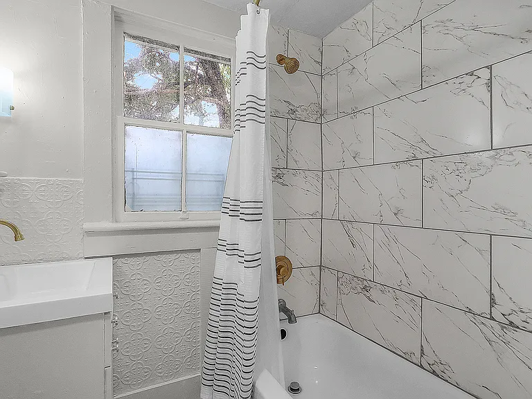 2221 Harden St — Photo 22