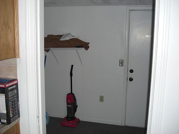3rd image of 329 Woodlawn Ave