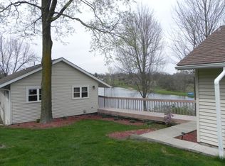 441 Highland Dr, Sherrard, IL 61281