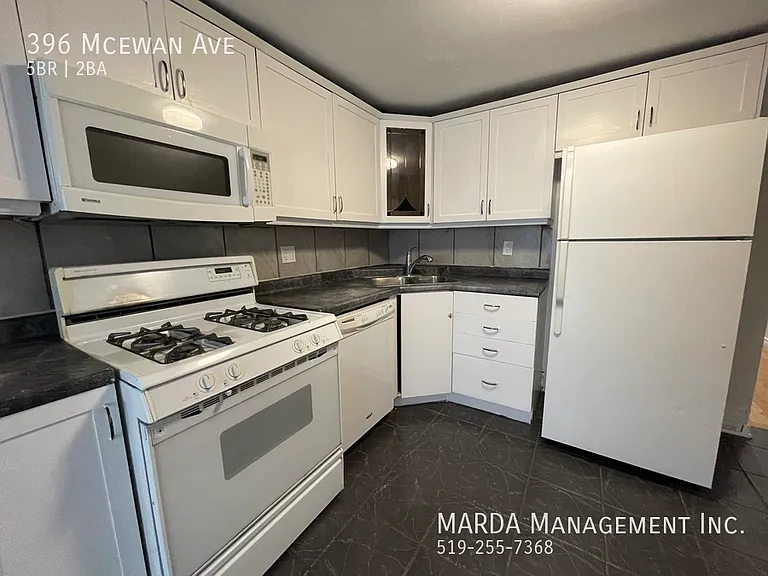 396 McEwan Ave — Photo 9