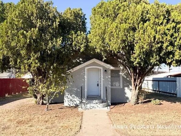 420 W Lynn St, Slaton, TX 79364