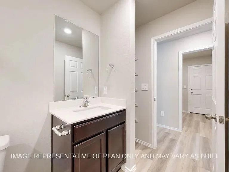 1160 Oxford Ln — Photo 24