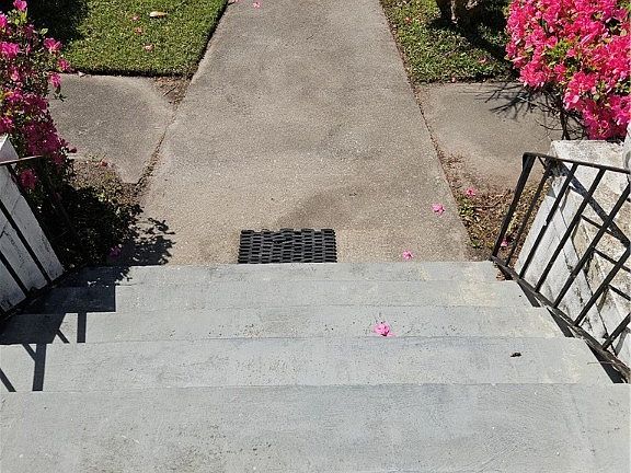 5th image of 906 E 38th Street