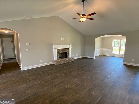 3rd image of 2180 Savannah Dr