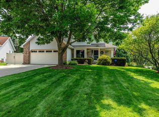 5709 Maple Ct, Mc Farland, WI 53558
