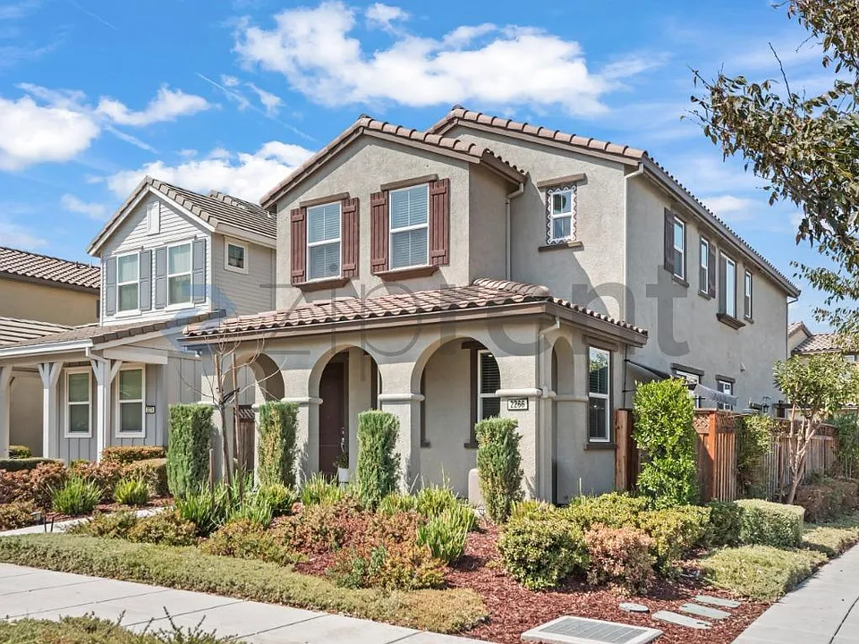 2266 S Stunham Ln
