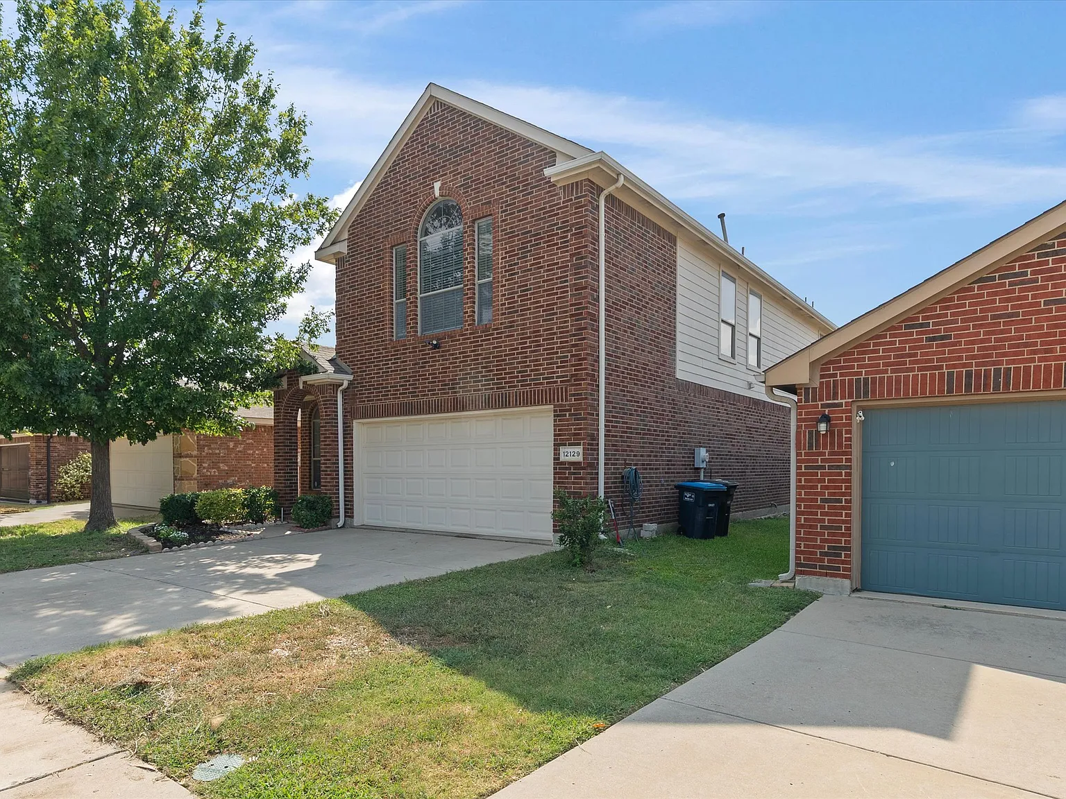 4 bed, 2280 sqft, $2,500 — Photo 3