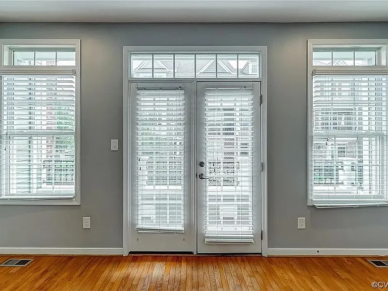 3909 Village Townes Walk — Photo 9