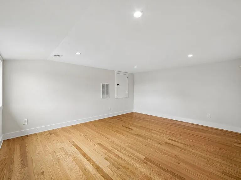 22 Willow St #A — Photo 26