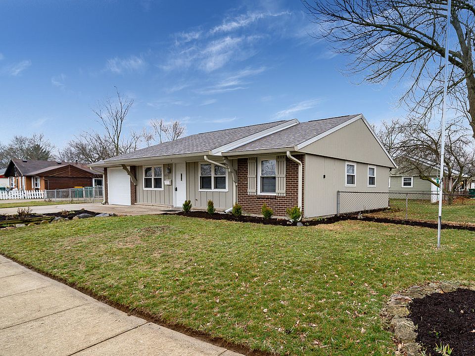 1st image of 825 Bayberry Dr