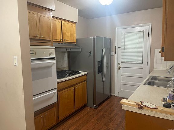 4th image of 713 Newcomb Dr