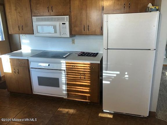3rd image of 512 Rossman Ave