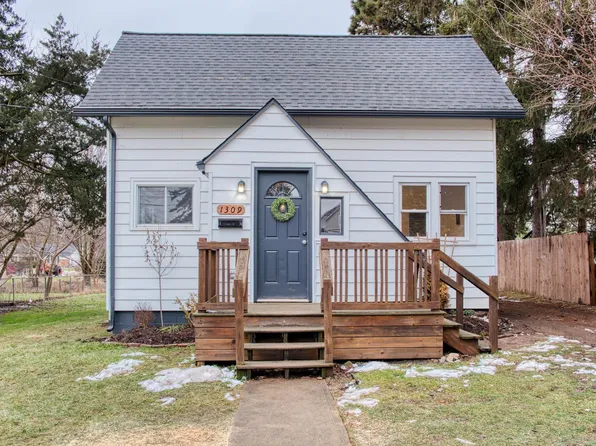 1309 N Hickory St, Owosso, MI 48867