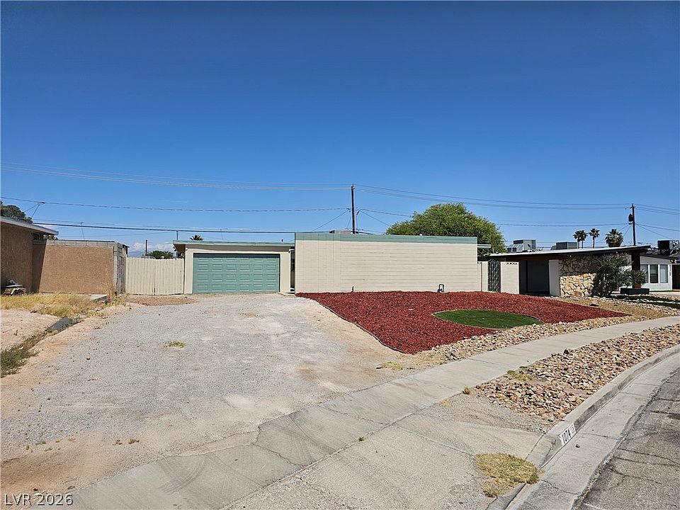 1st image of 1074 King Richard Ave
