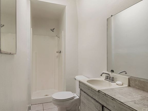 4th image of 630 S 5th Ave