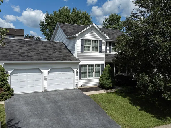 112 Graystone Dr, Hummelstown, PA 17036