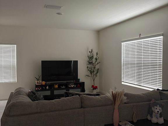 3rd image of 5124 SW 48th Ln