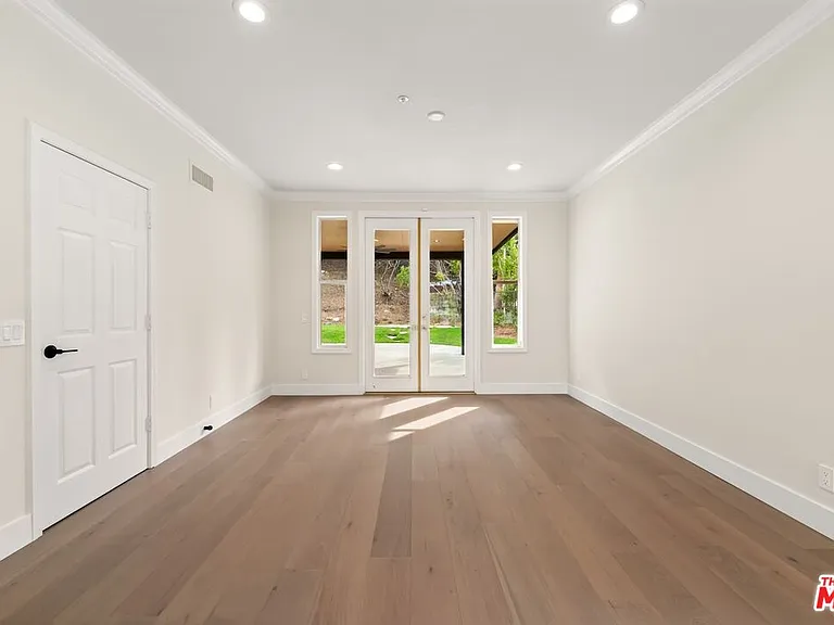 18500 Saint Moritz Dr — Photo 10