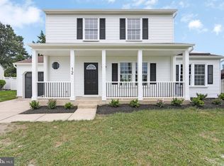 12 Hampton Ct, Blackwood, NJ 08012