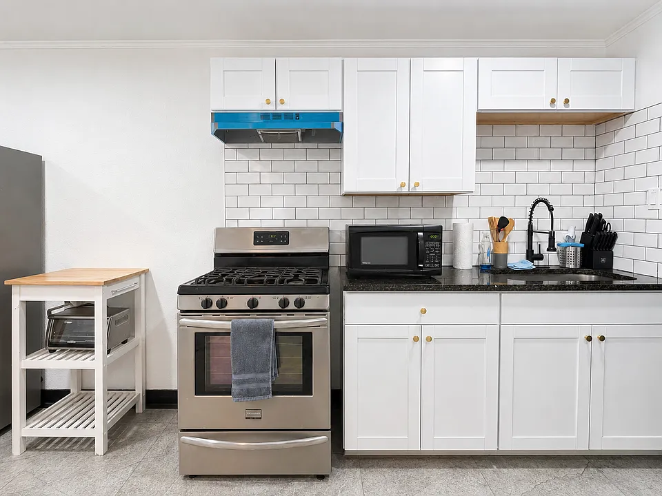 1-145 Washington Ave #5
