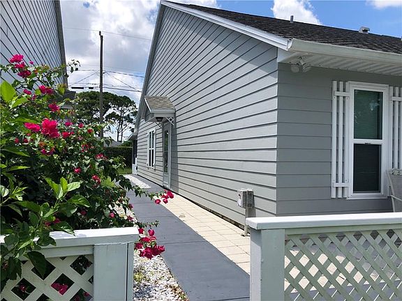 5th image of 2604 SE Tropical East Cir