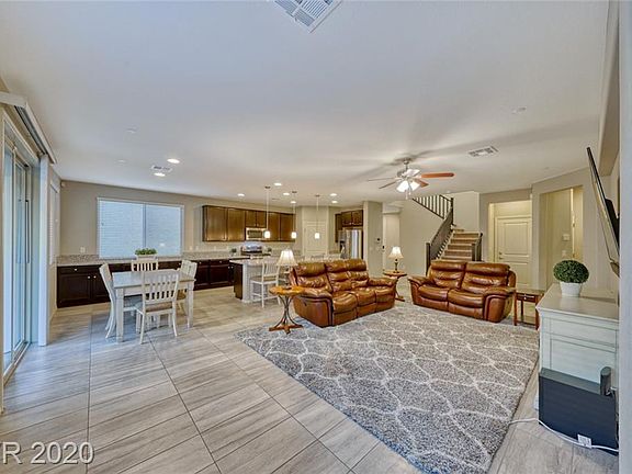 5th image of 820 Fox Mountain Ct