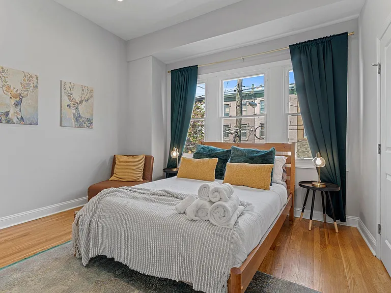 833 Corinthian Ave — Photo 32
