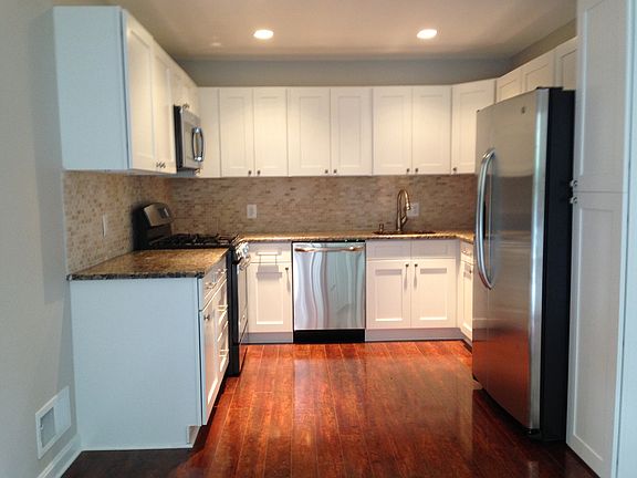 3rd image of 2895 Cedar Crest Ct