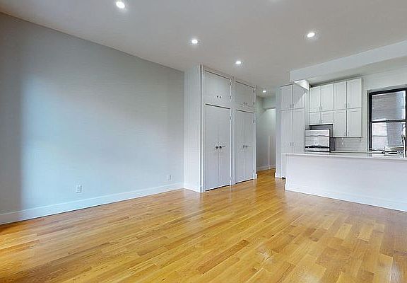 4th image of 158 W 84th St APT 2D