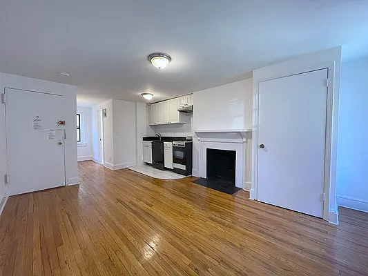 Rented by Compass | media 9