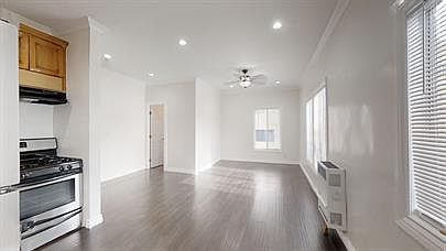 1st image of 334 N Heliotrope Dr