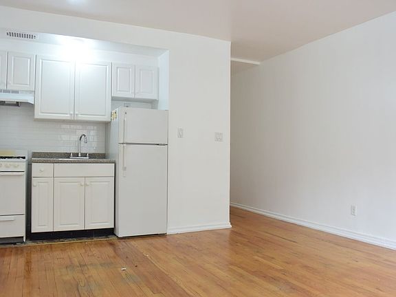 3rd image of 8434 Fleet Ct APT 10B