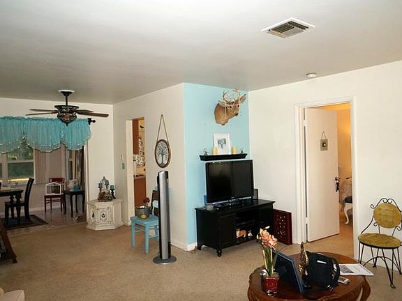 4th image of 589 Hartley Ln