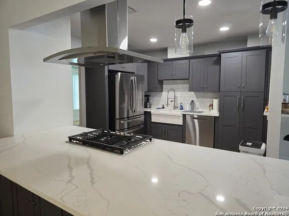 122 Leming Dr, San Antonio, TX 78201