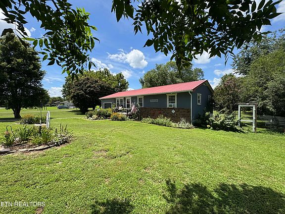 3rd image of 131 Lee Rd