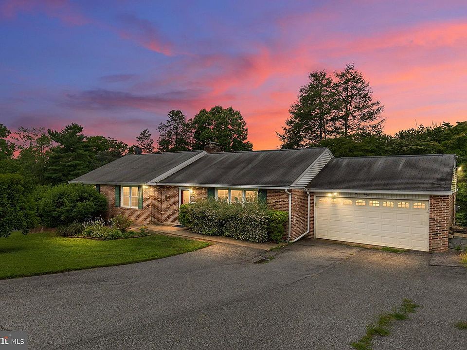 1st image of 20 Jacqueline Dr