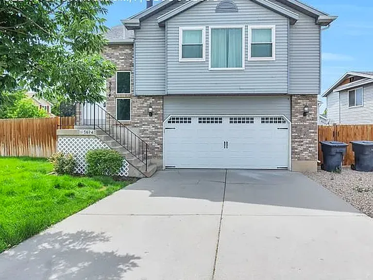 5674 S Magic Isle Ln — Photo 2