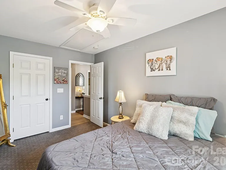 6037 Queens Walk Ct — Photo 27
