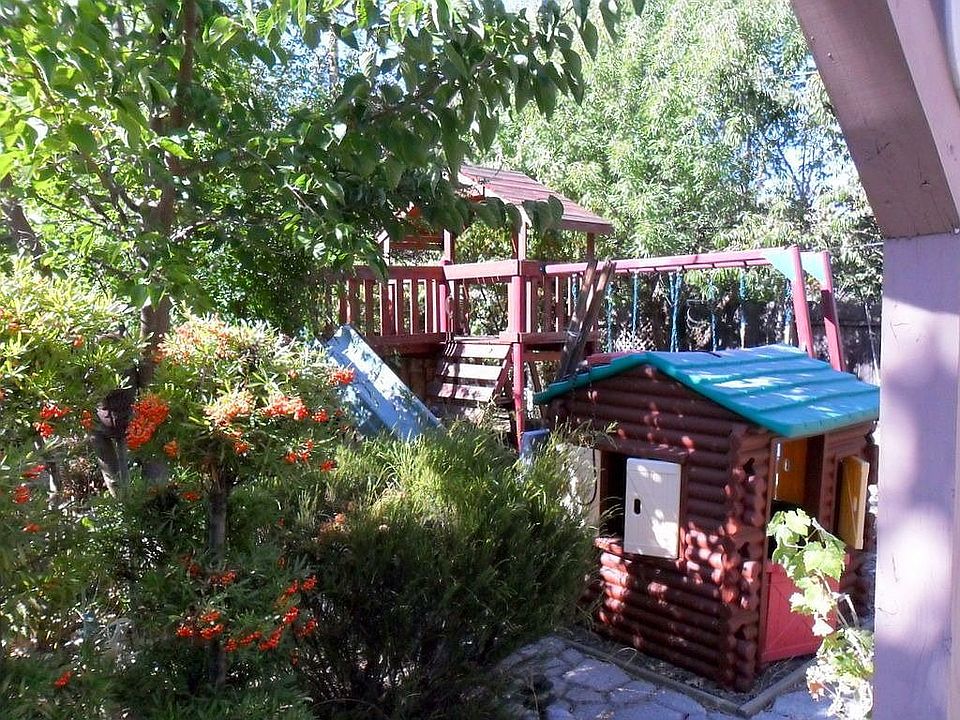 Play area in the Back Yard