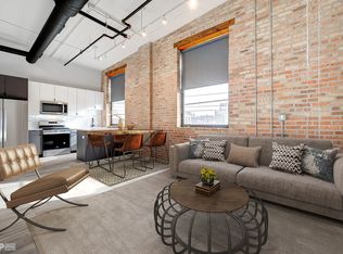 213 N Racine Ave #201, Chicago, IL 60607