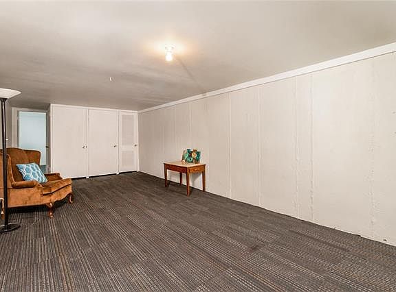 4th image of 1030 N Park Ln