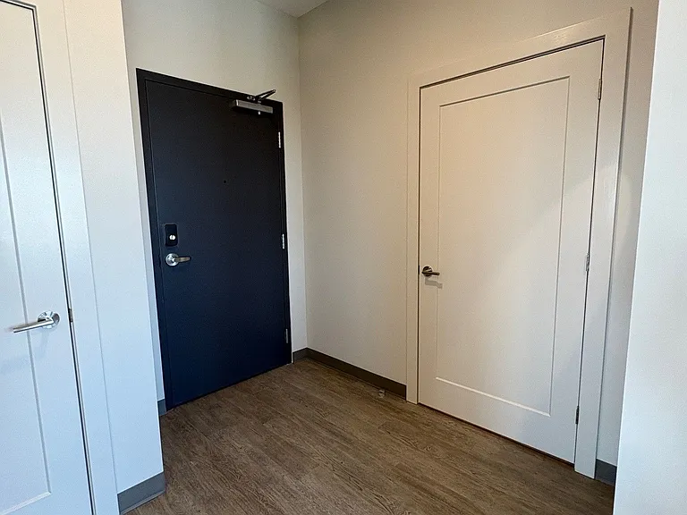 195 Dufferin Ave #813 — Photo 7