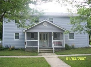 402 N Locust St, Valparaiso, IN 46383