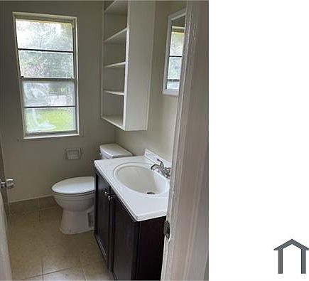4th image of 7702 Sharondale Dr