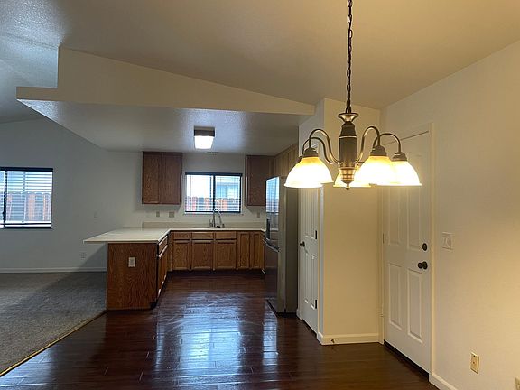 4th image of 1750 Sterling Dr
