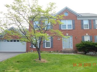 13131 Willoughby Point Dr, Fairfax, VA 22033