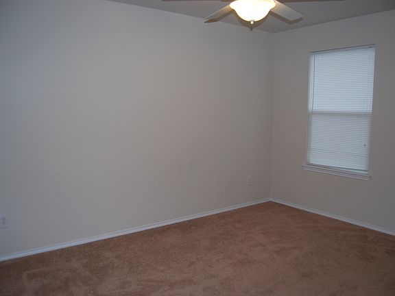 2nd image of 1289 Boxwood Ln