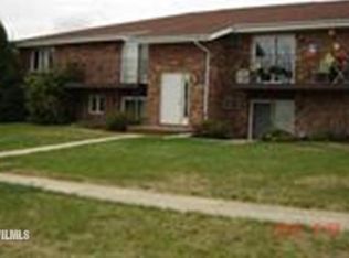 1768 S Hance Dr, Freeport, IL 61032