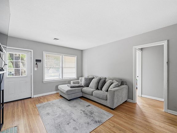 5th image of 3333 E Bayley St